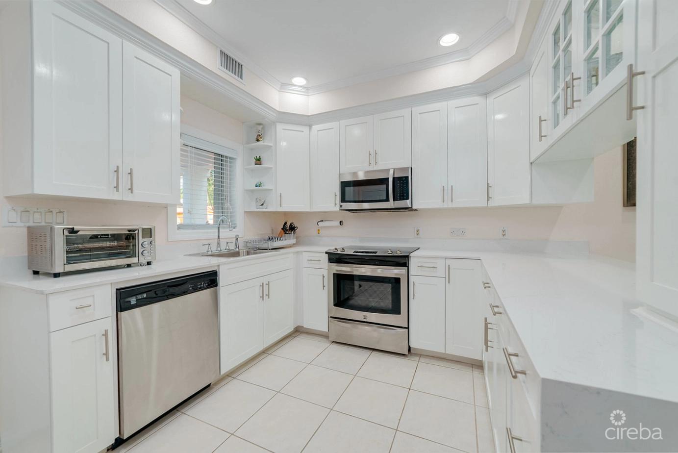 Stunning Canal Front Townhome in The Moorings — photo 4