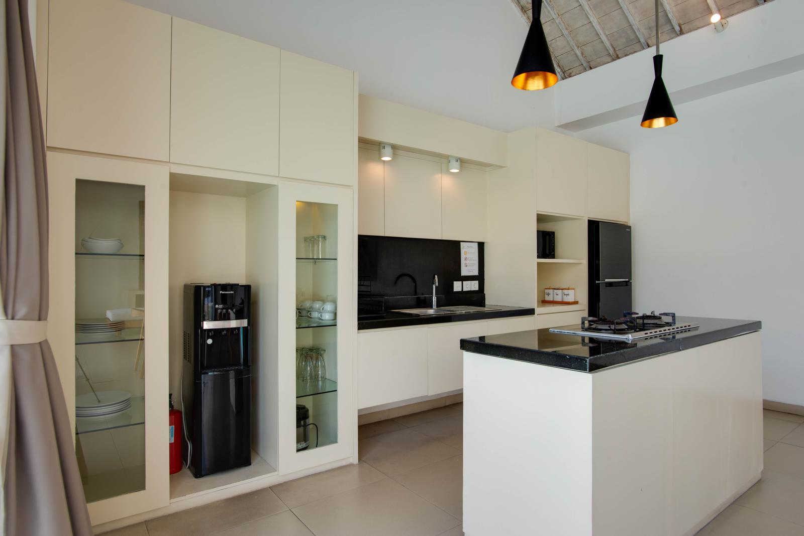 Modern Pool Villa In Central Seminyak — photo 3