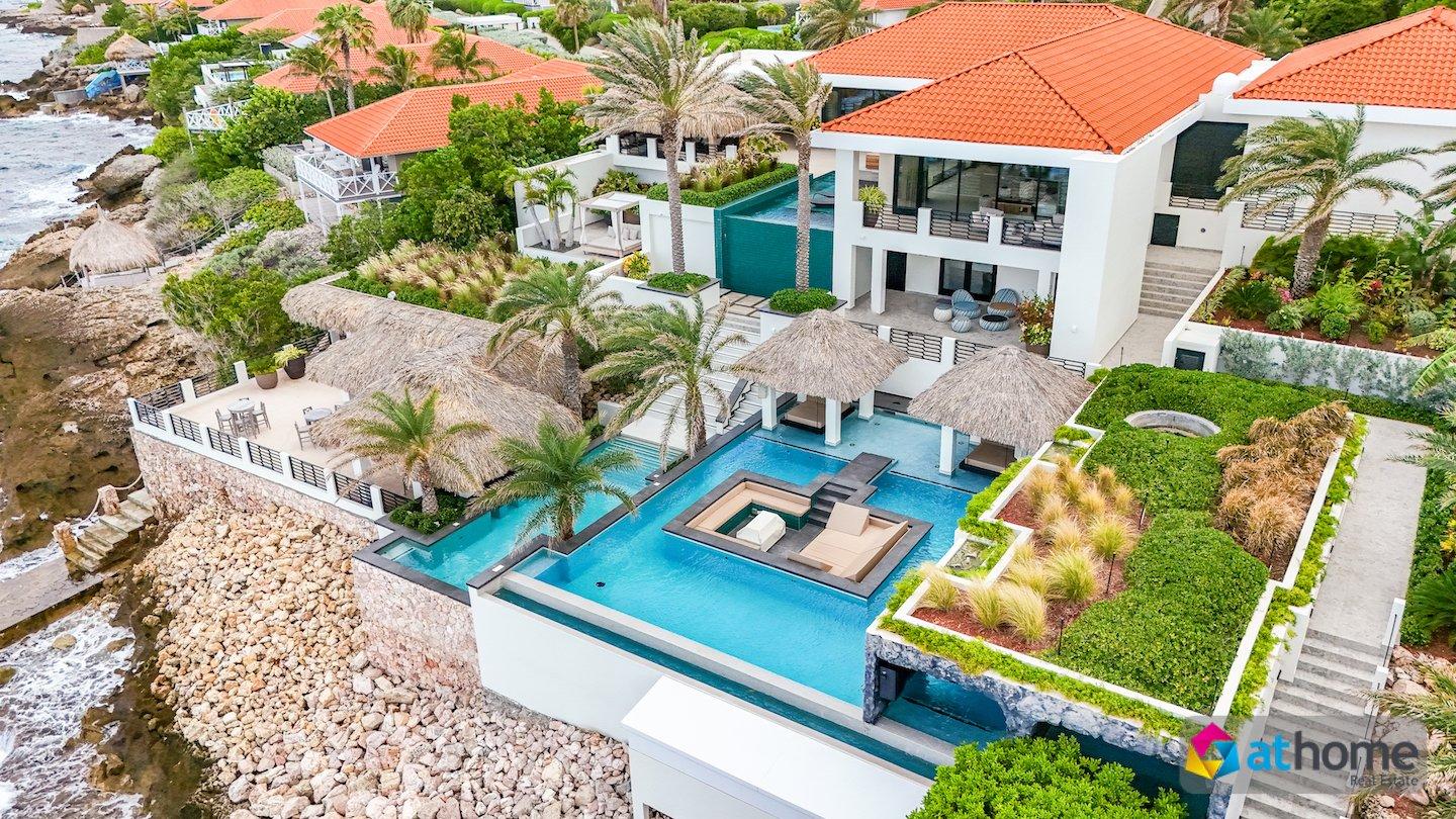 5 Bedroom Oceanfront Villa in Boca Gentil, Jan Thiel, Curaçao — photo 1