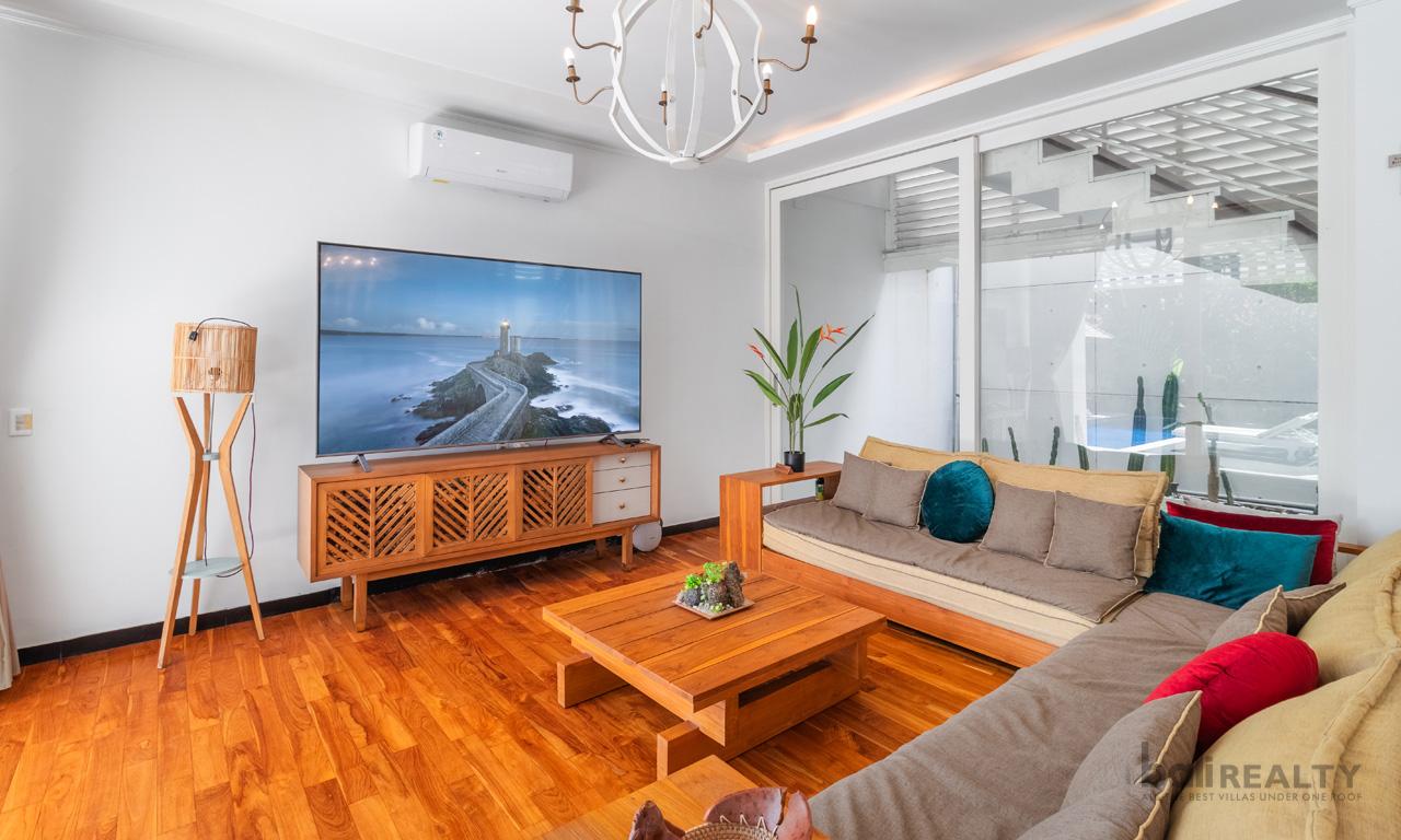 Three-Bedroom Spacious Villa in Bumbak — photo 5