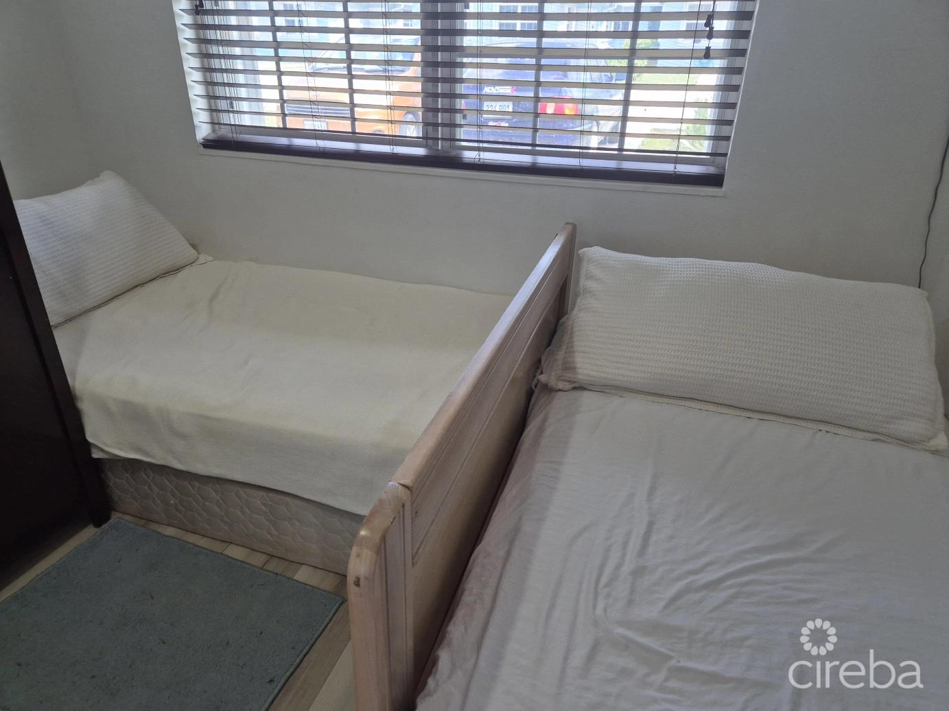 3 Bedroom Condo in George Town, Grand Cayman — photo 5