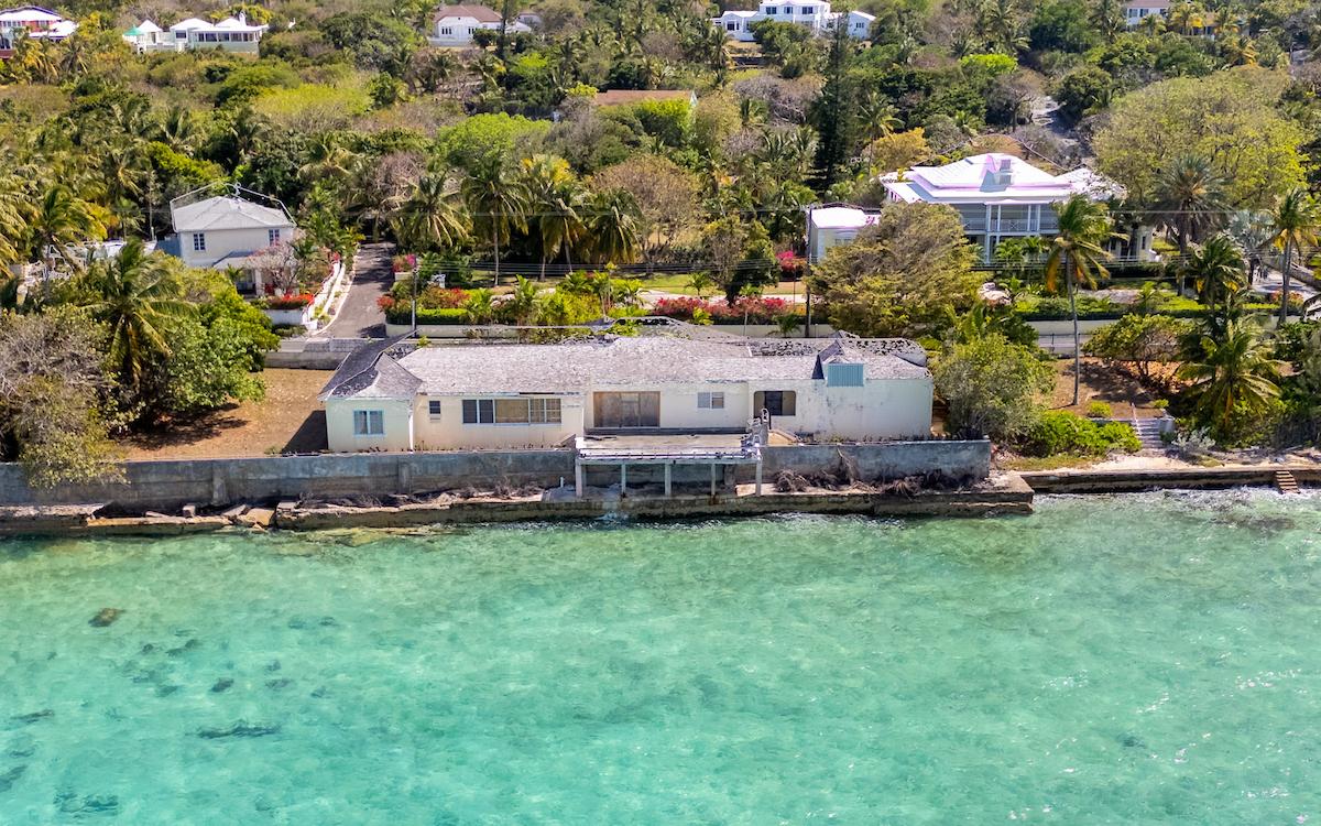 3 Bedroom Waterfront Property for Sale, Eastern Road, New Providence, Bahamas — photo 1