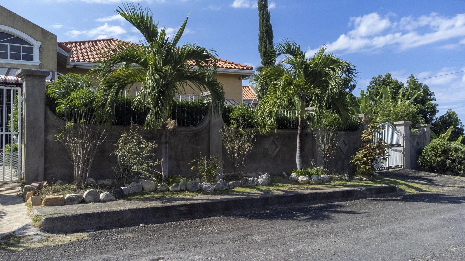 5 Bedroom 6 Bathroom House in Plantation Village St. Ann — photo 5