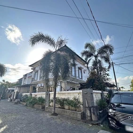 4-bedroom house in Denpasar — photo 1