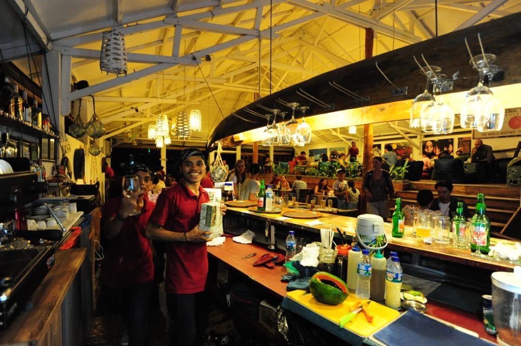 Mediterranean Restaurant With Ocean View Near Labuan Bajo Harbor For Lease — photo 3
