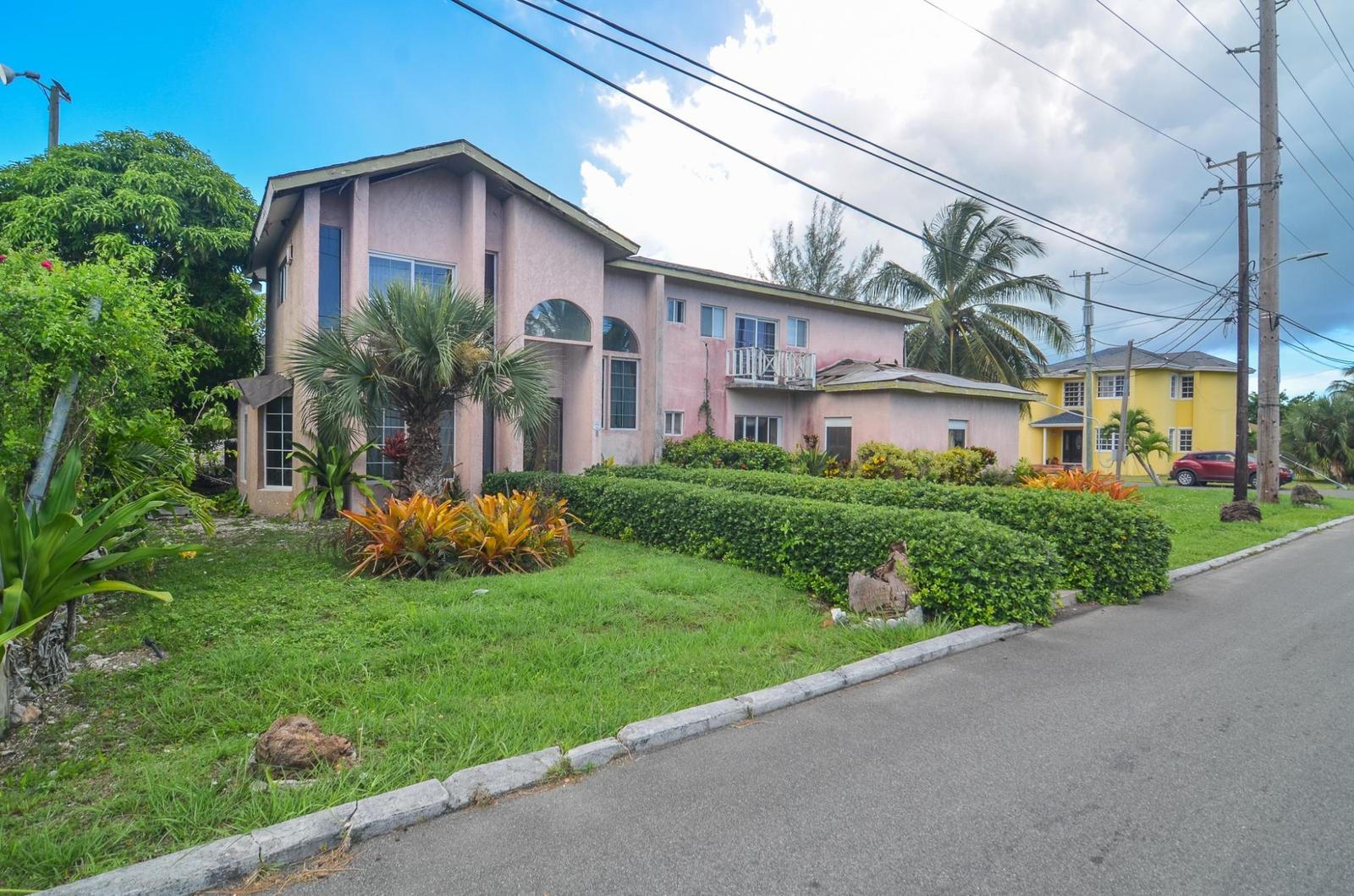 4 bedroom Residence for sale in TROPICAL GARDENS — photo 1