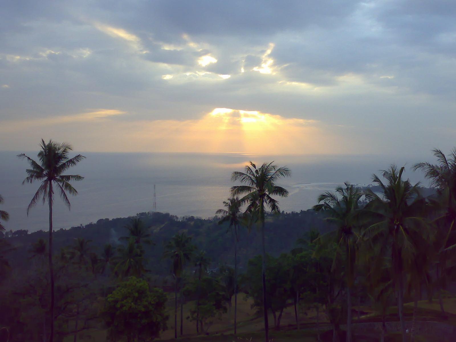 Rare 20-Are Ridge-Top Freehold Land with Panoramic Ocean Views, Lombok, Indonesia — photo 2
