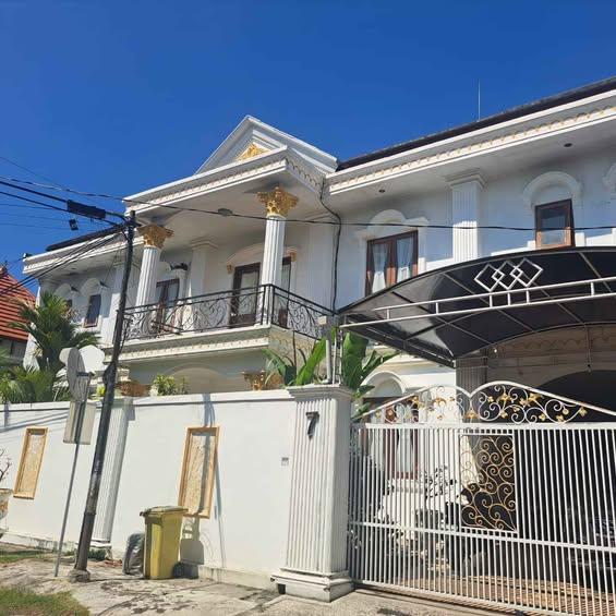 6-bedroom house in Denpasar — photo 1