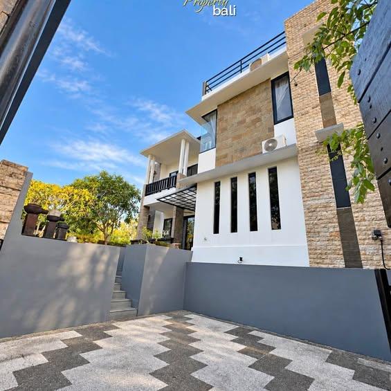 4-bedroom house in Badung — photo 1