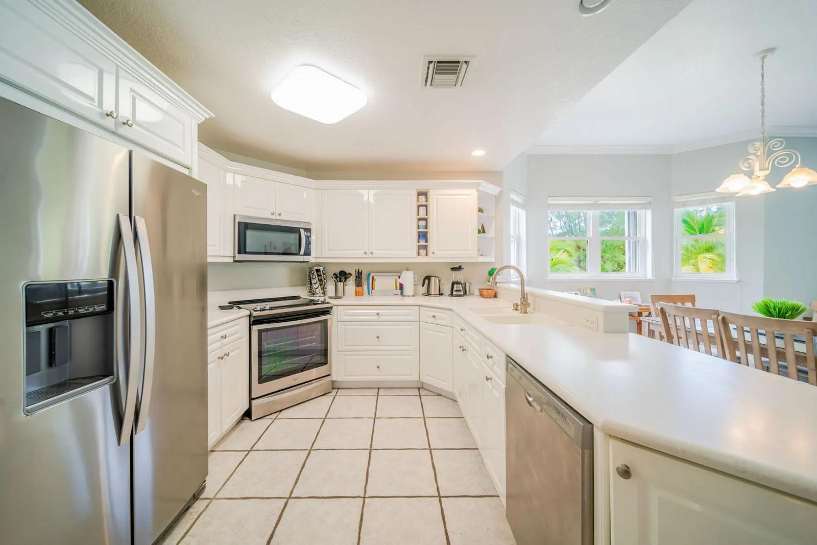 2 Bedroom Oceanfront Condo for Sale in Grand Cayman — photo 4