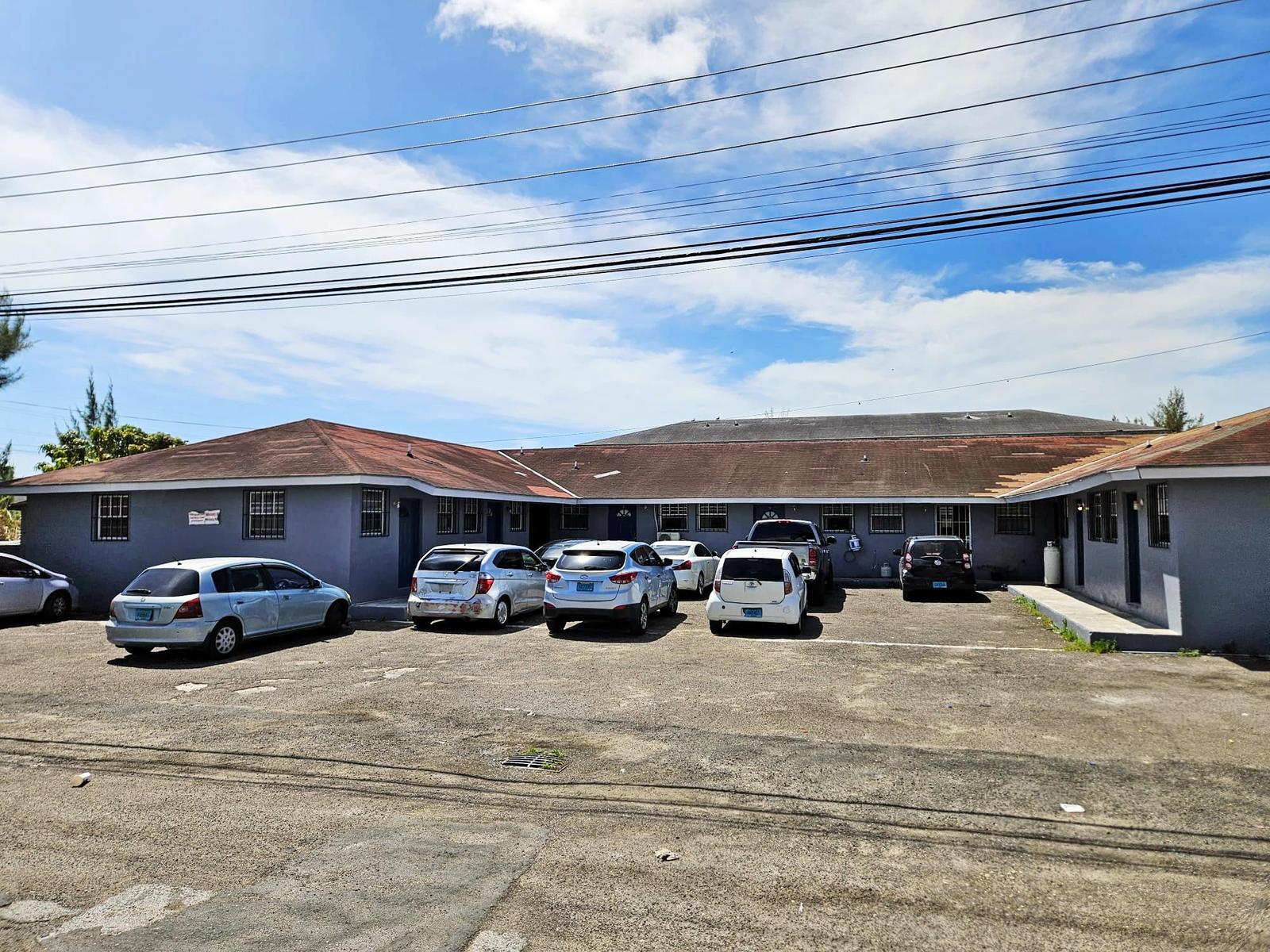 11 bedroom Apartment for sale — 4 & 5 CARMEN CLOSE SUB. ROAD in Nassau / New Providence, The Bahamas — photo 1