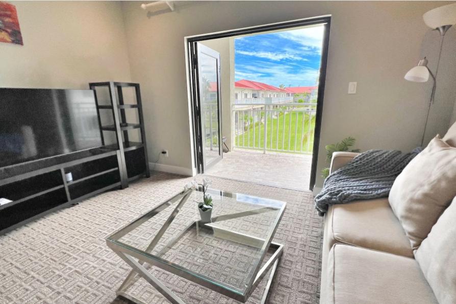 Venetian West Nassau 2BR Charming Condo — photo 5