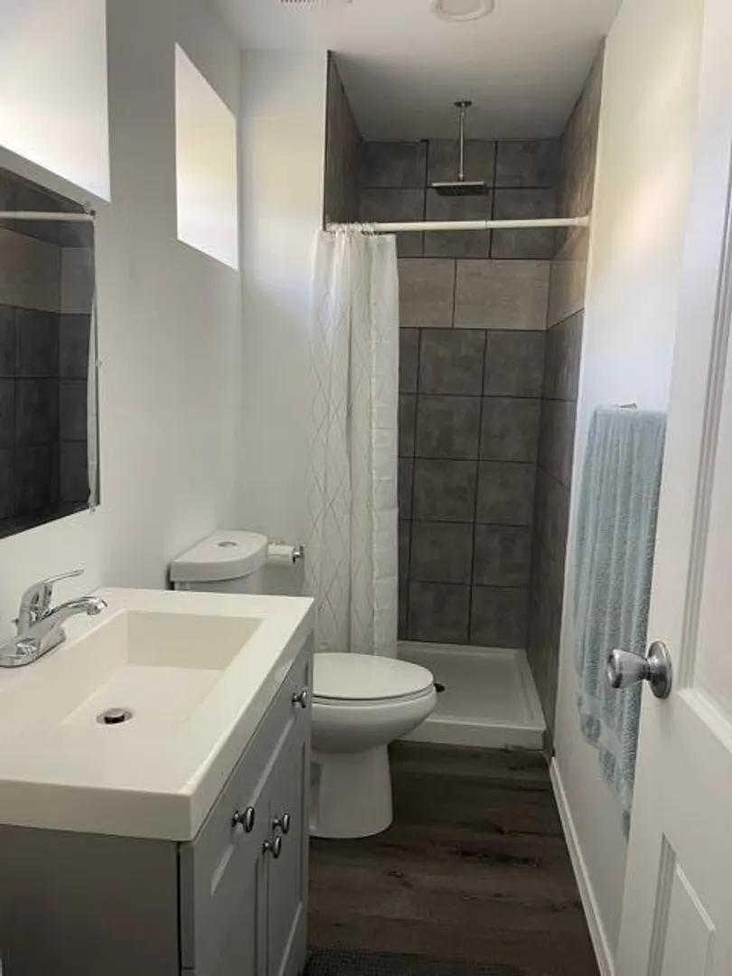 2 Bed 2 Bath Apartment in Frydenhoj Rh — photo 5