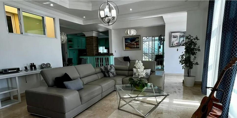 Santiago 4BR City View Condo — photo 2