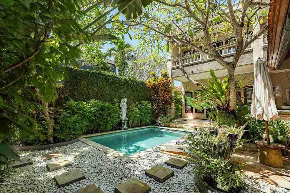 16-bedroom villa complex in Ungasan, Bali — photo 1