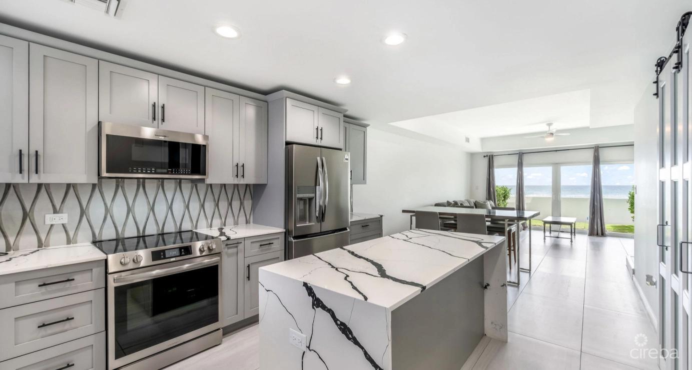 2 bedroom property for sale — Windsor Village Direct Ocean Front 2 Bedroom in the Cayman Islands — photo 5