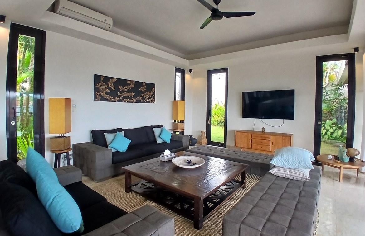 Exceptional Freehold Villa with Panoramic Jimbaran Bay Views in Jimbaran, Bali, Indonesia — photo 4