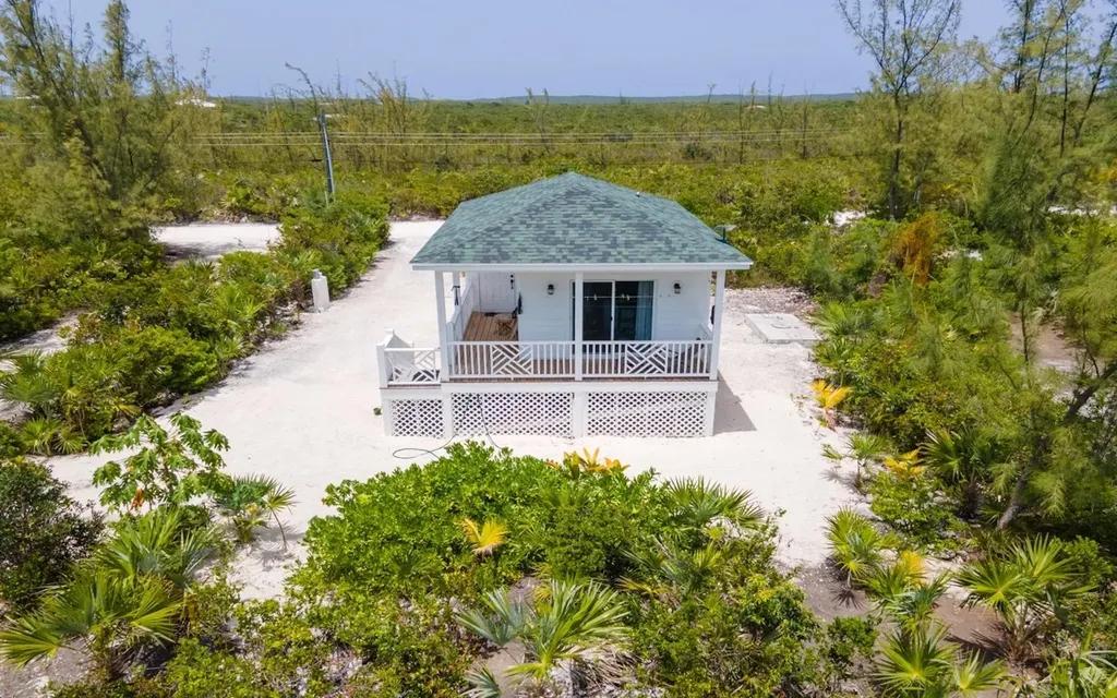 1-bedroom cottage in Long Island, Bahamas — photo 1