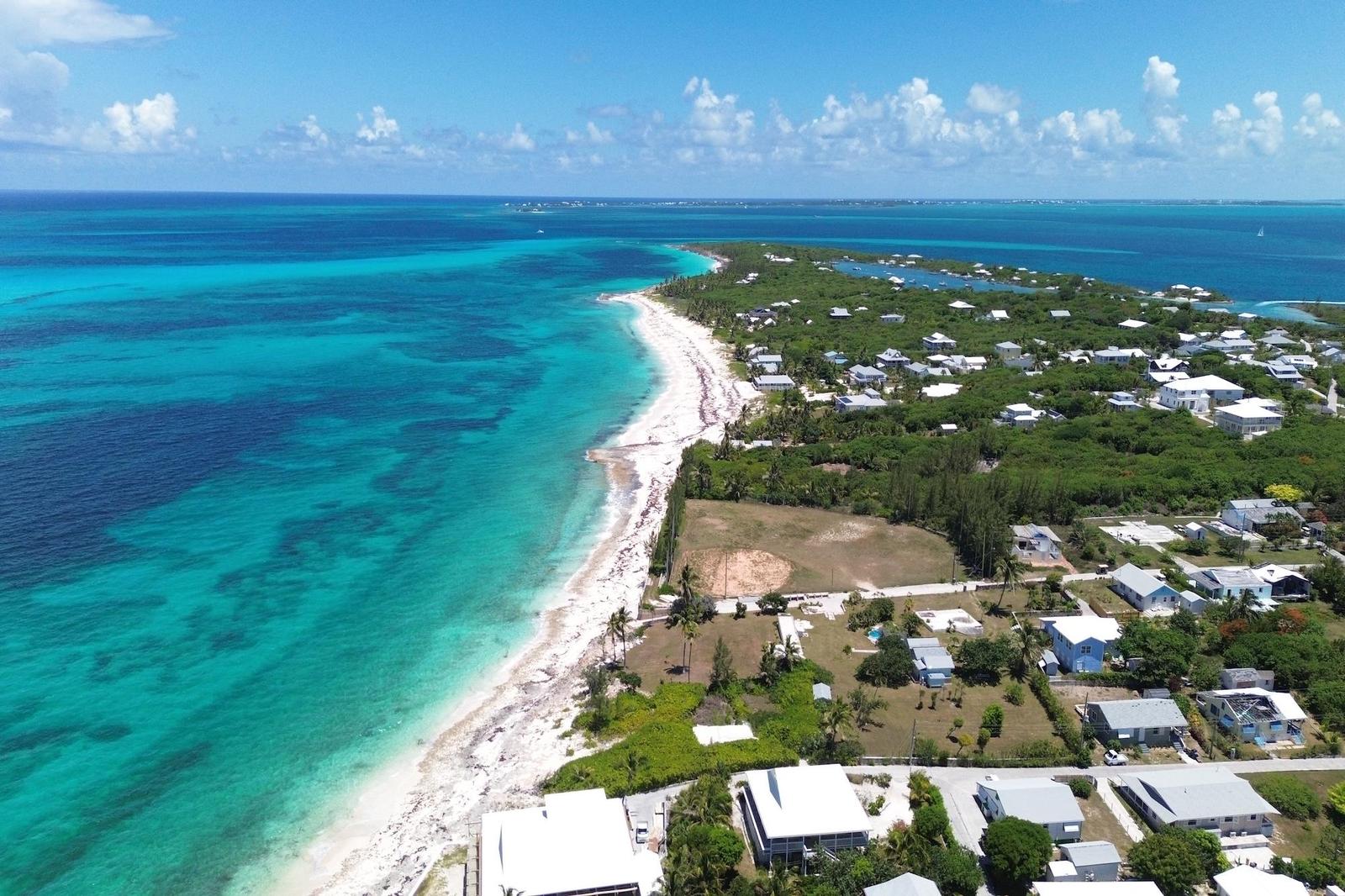 3 bedroom Apartment for sale — OCEAN VIEW BALLFIELD ROAD in Abaco Islands, The Bahamas — photo 2