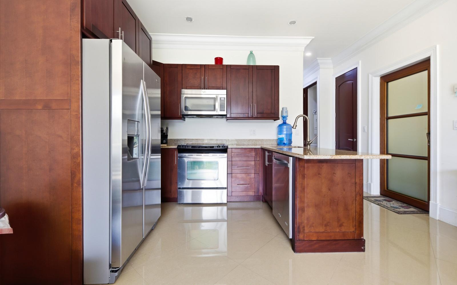 Love Beach Walk 3BR Oceanview Condo — photo 4