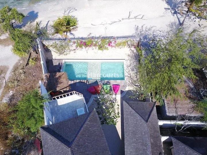 Absolute Beachfront Villa on Gili Meno — photo 2