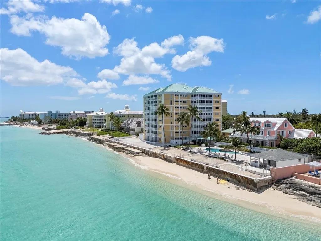 2-bedroom penthouse in Cable Beach — photo 1