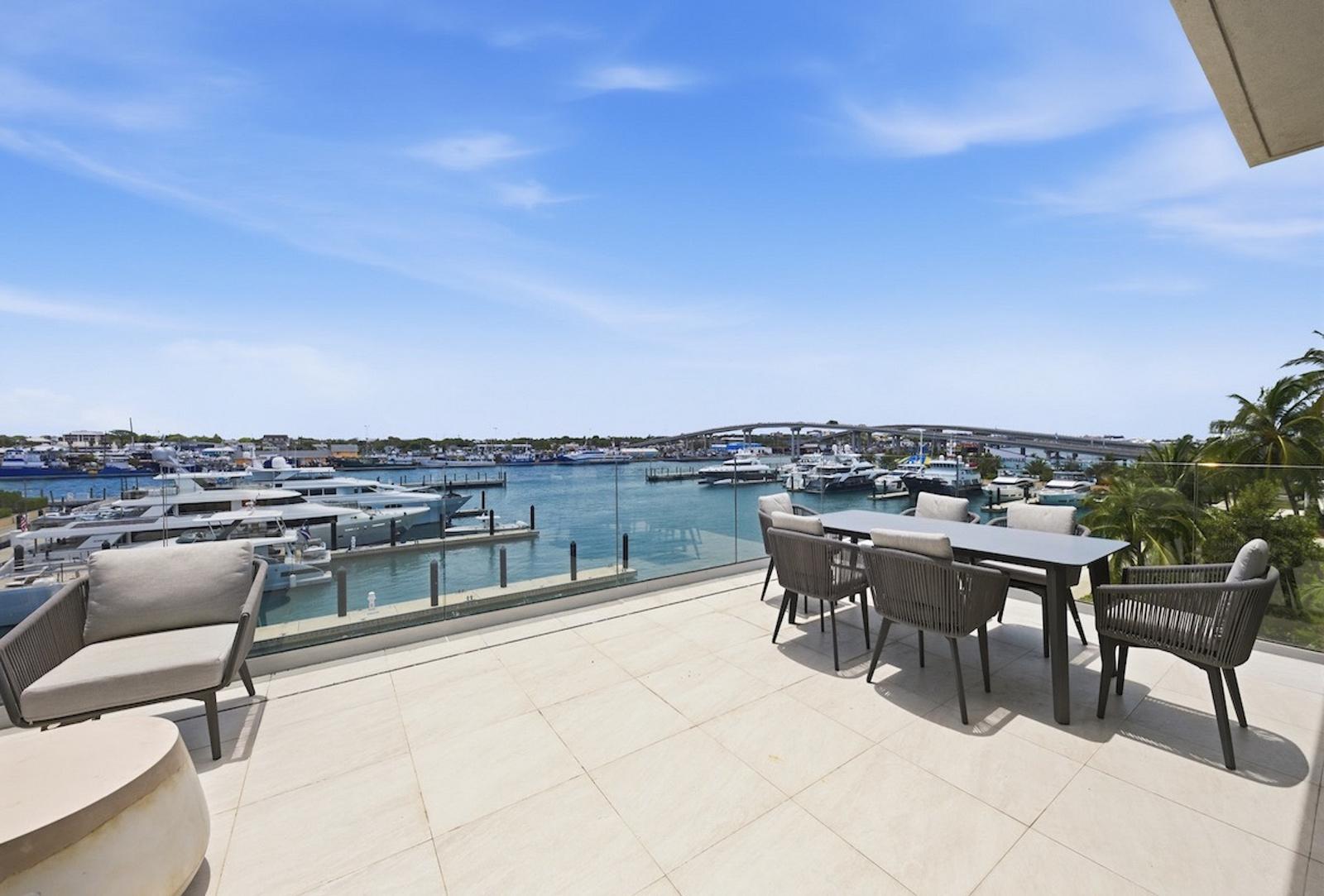 1 Bedroom Condo Unit 5 for Sale, Sterling Commons, Hurricane Hole, Paradise Island, Bahamas — photo 1