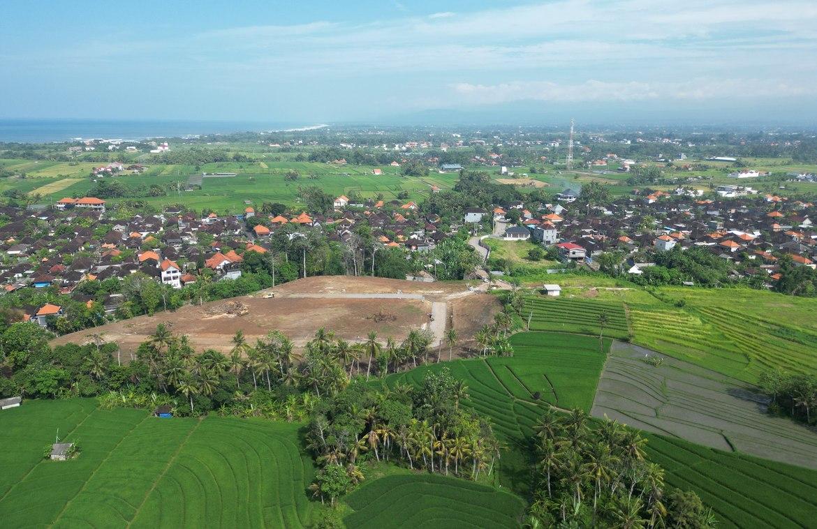 Premium Estate Land in Emerging Tanah Lot Investment Zone — photo 1