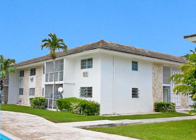 Popular Apartment Complex and vacant multi-family zoned land in superb location — photo 5