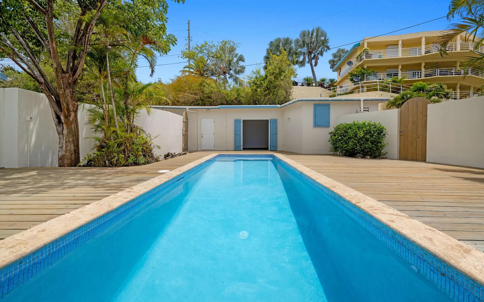 3 Beds 3 Baths 1,600 Sqft Home with Pool — photo 4