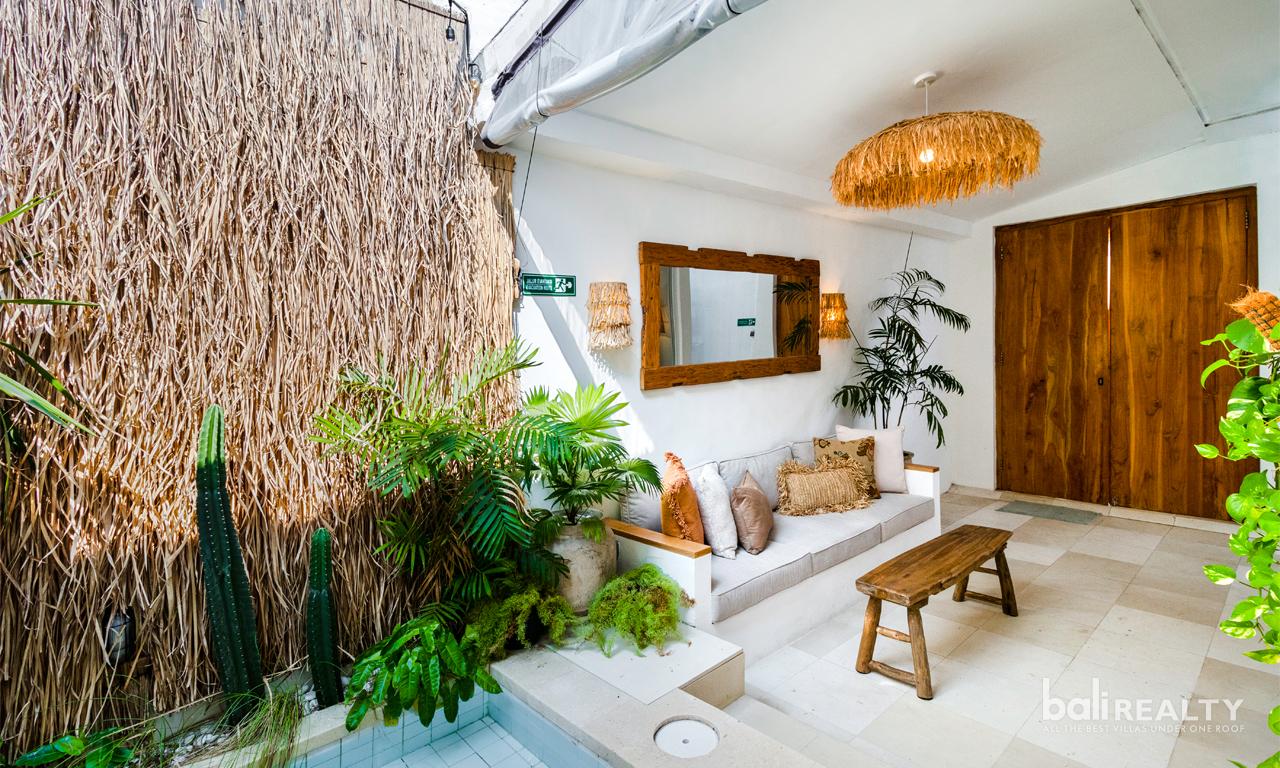 Newly Renovated Two-Bedroom Villa with Long Lease in Prime Canggu — photo 3