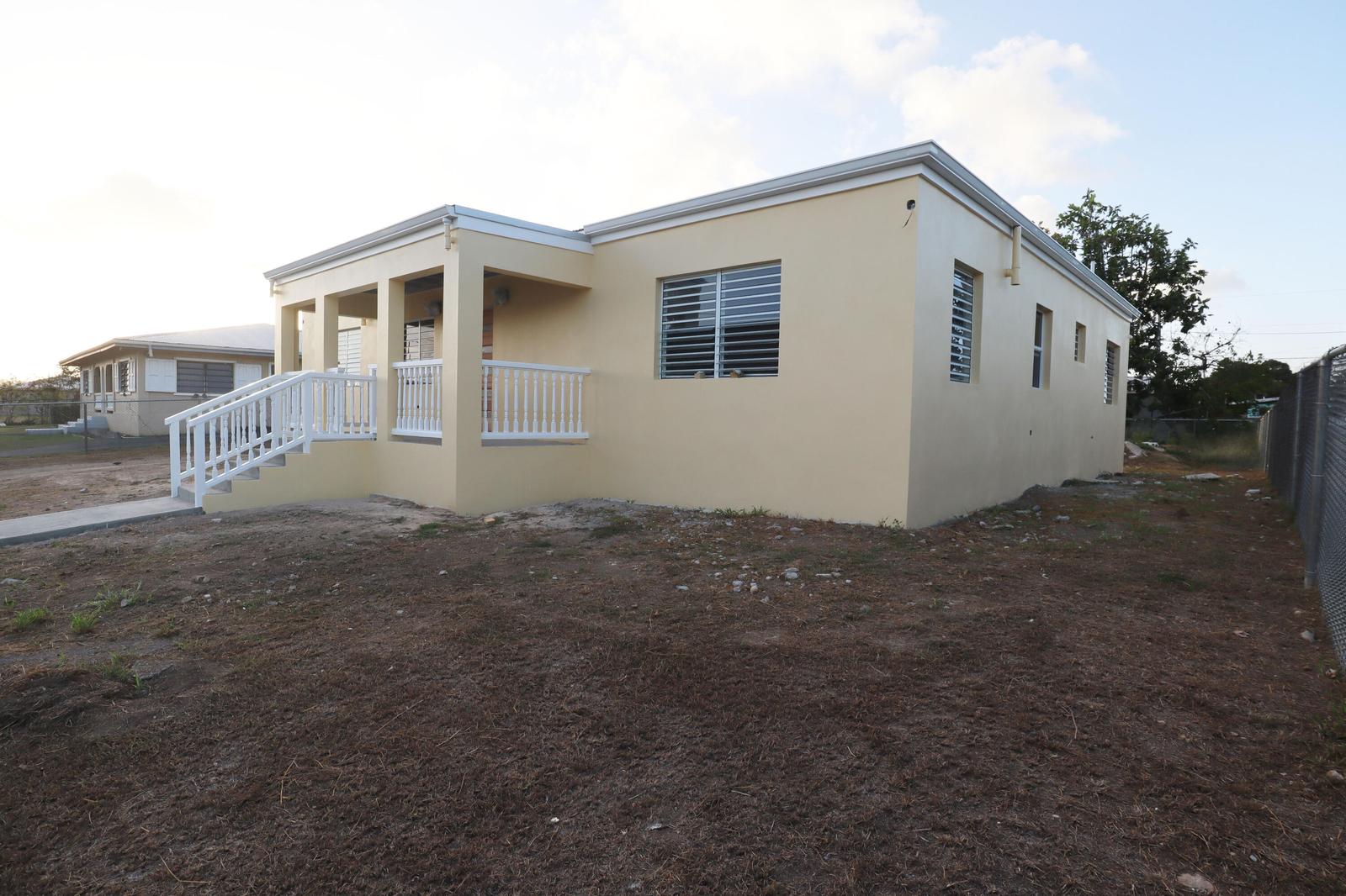 New Listing Residential Strawberry Hill QU — photo 1