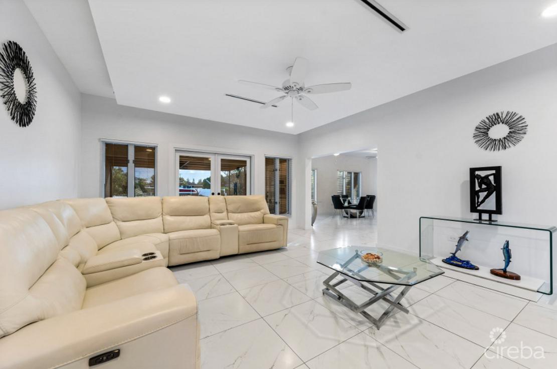 North Sound Estates 3BR Canal Front Home — photo 2