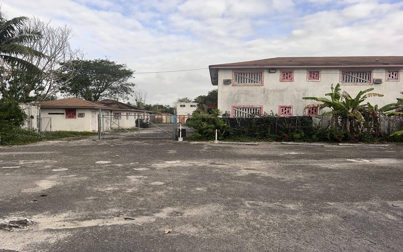 52 Room Motel, Restaurant and Bar for Sale — photo 2