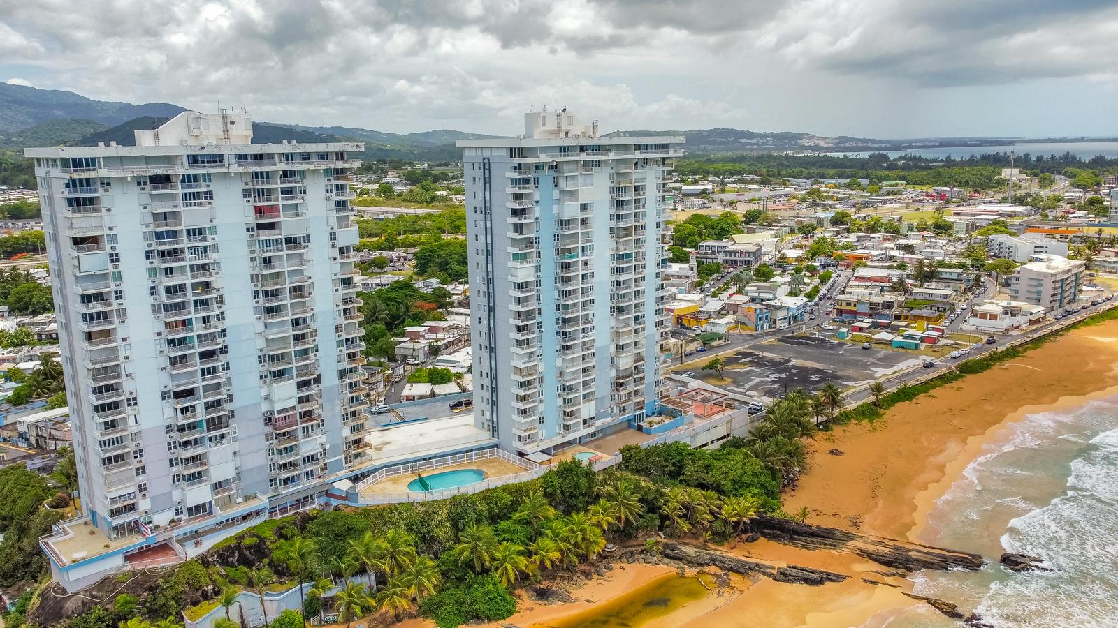 Beachfront apartment with stunning views in Luquillo PR — photo 1