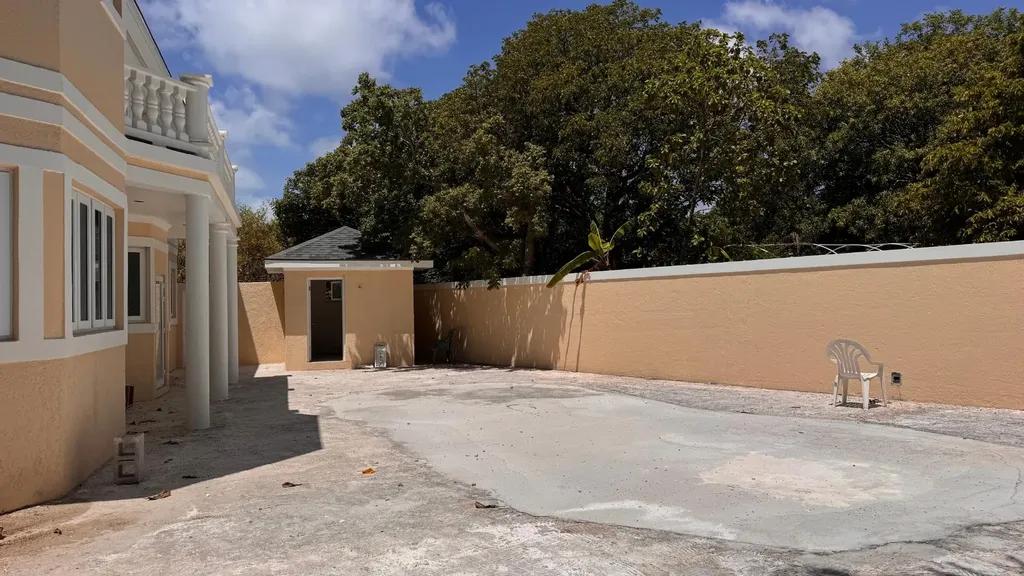 4-bedroom family house in Paradise Island — photo 5