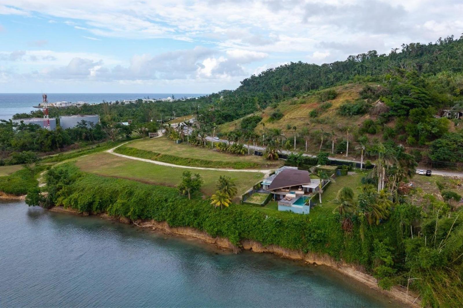 3 Bedroom Luxury Beachfront Estate for Sale, Point, Lucea, Hanover, Jamaica — photo 1