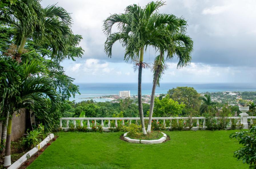 6 bedroom Oceanview Villa for sale in Ocho Rios, Jamaica — photo 1