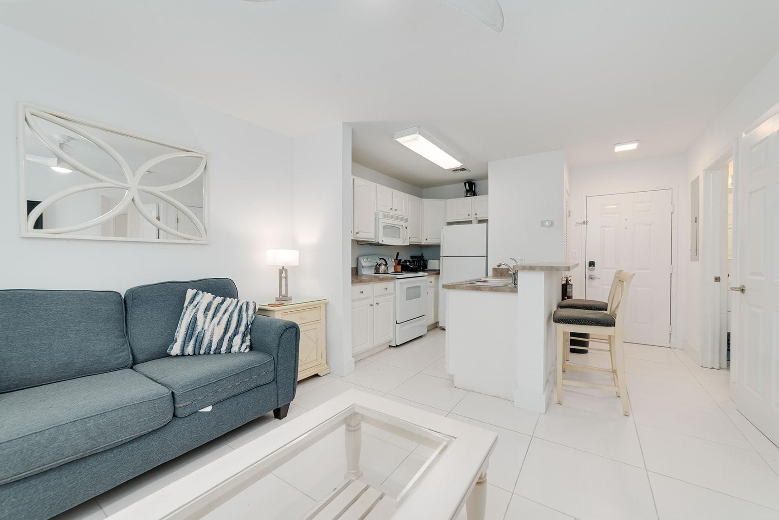 1 bedroom property for sale — Lakeside #d127: Prime Entry-level Investment Near Camana Bay in the Cayman Islands — photo 5