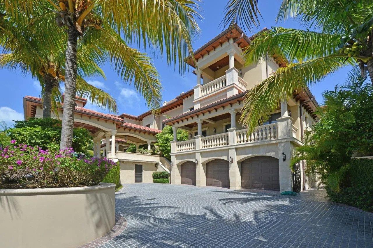 Krystal House — photo 3