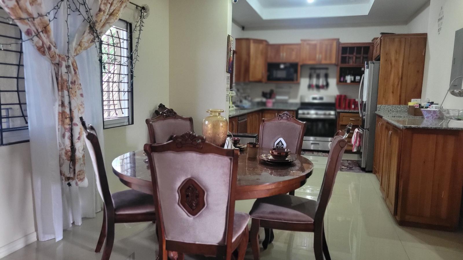 Modern, Spacious 3 Bedrooms 3 Bathrooms Apartment for Sale — photo 2