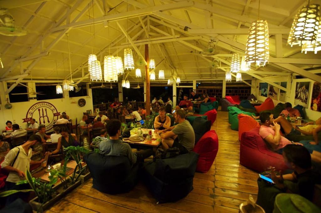 Mediterranean Restaurant With Ocean View Near Labuan Bajo Harbor For Lease — photo 5