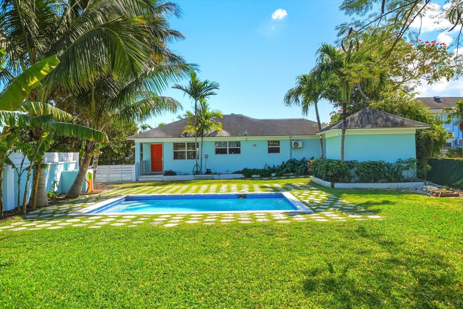 4 Bedroom Home for Sale - 51 Tuckaway Road, Nassau, The Bahamas — photo 3