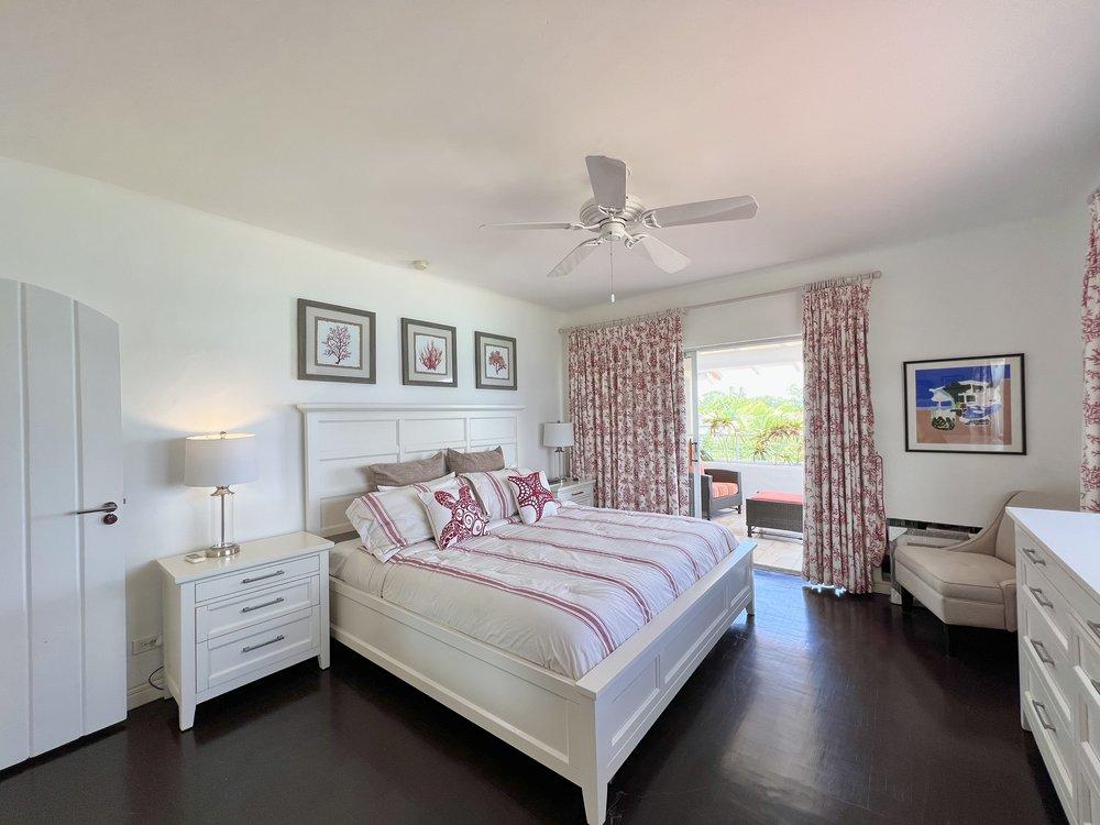 3 Bedroom Beachfront Penthouse Apartment for Sale in Glitter Bay, St James, Barbados — photo 5