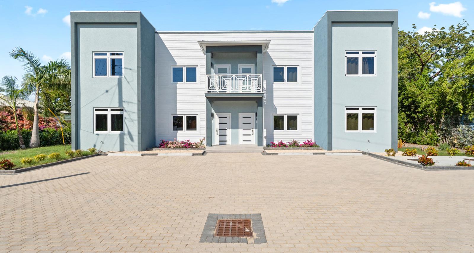 Four Bedroom Duplex in South Sound — photo 1