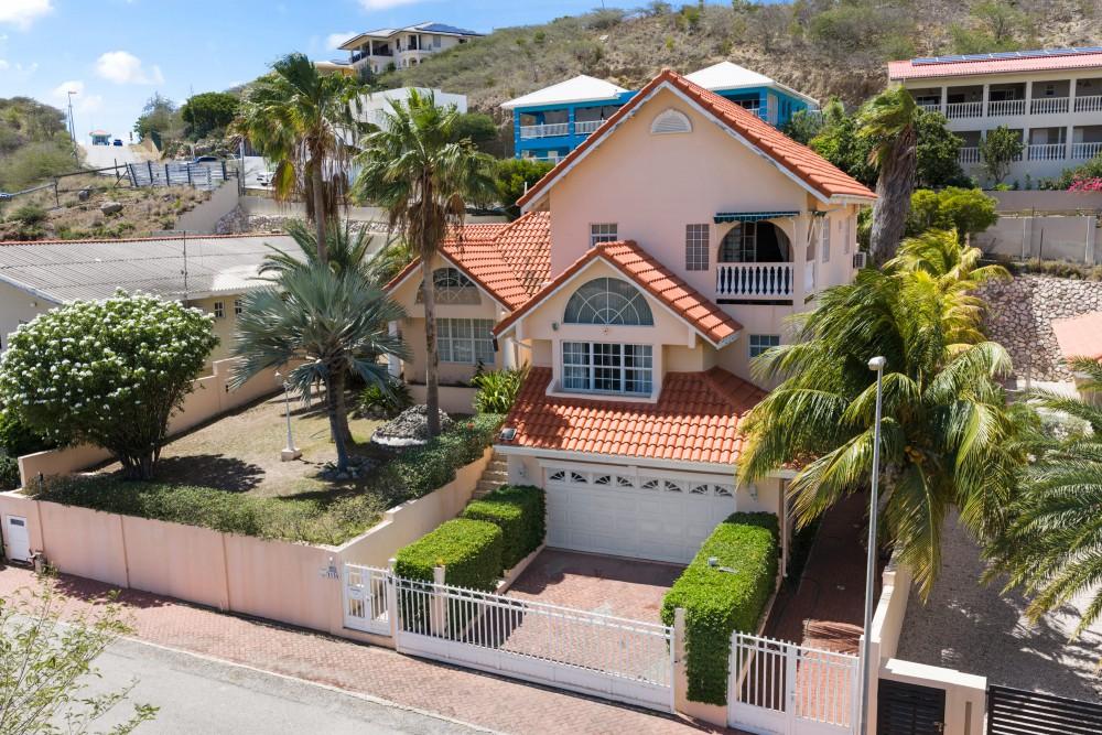 Stately villa with island views, guest accommodation & tropical garden — photo 1