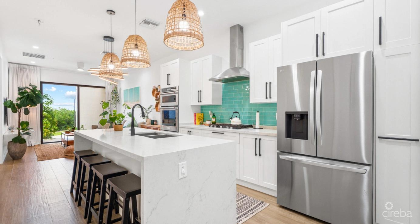 23 Allure Exceptional Waterfront 2-bed Unit With A Highly Modified Layout — photo 2