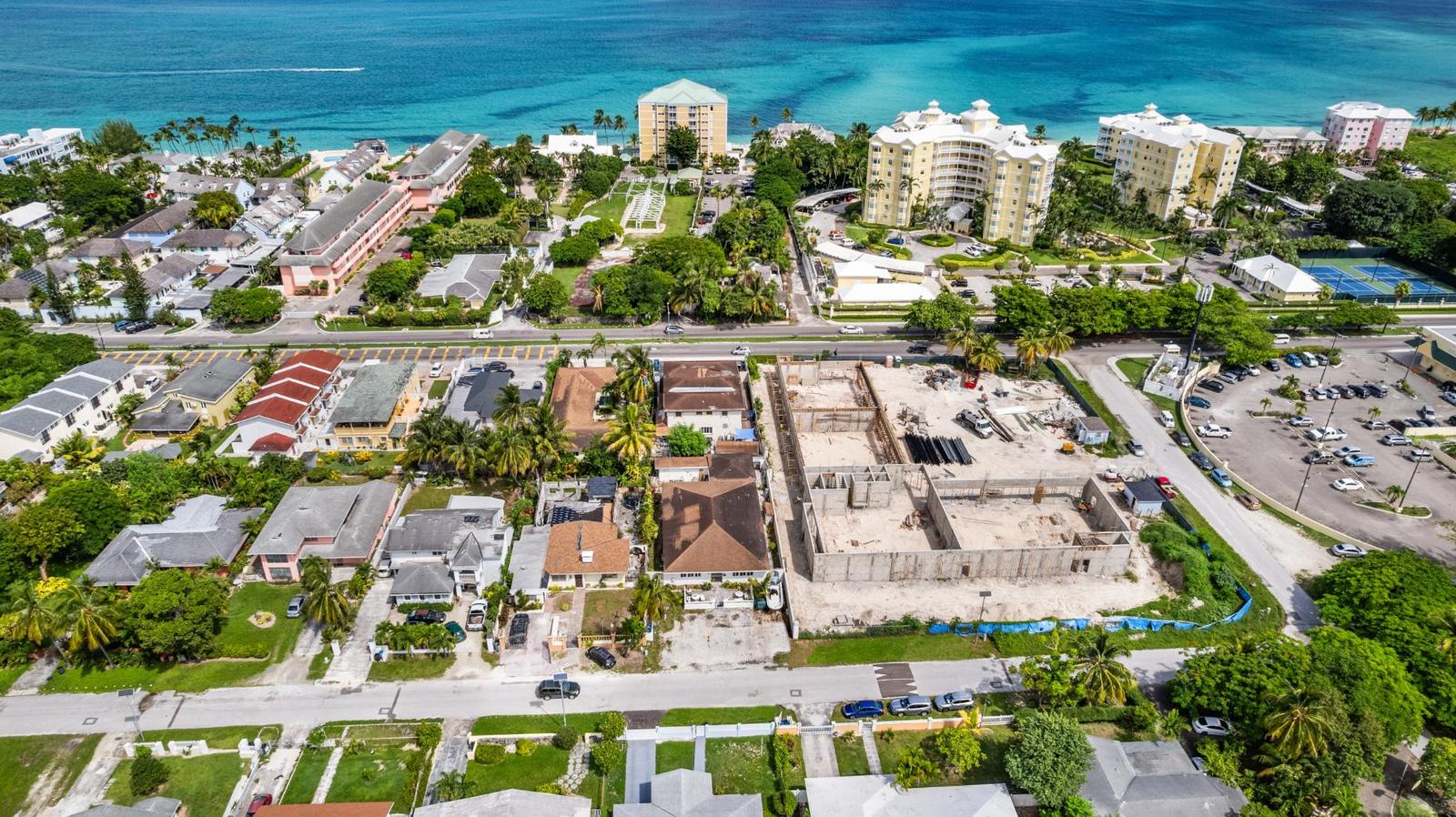 11 bedroom Apartment for sale — 18 HAMPSHIRE STREET in Nassau / New Providence, The Bahamas — photo 1