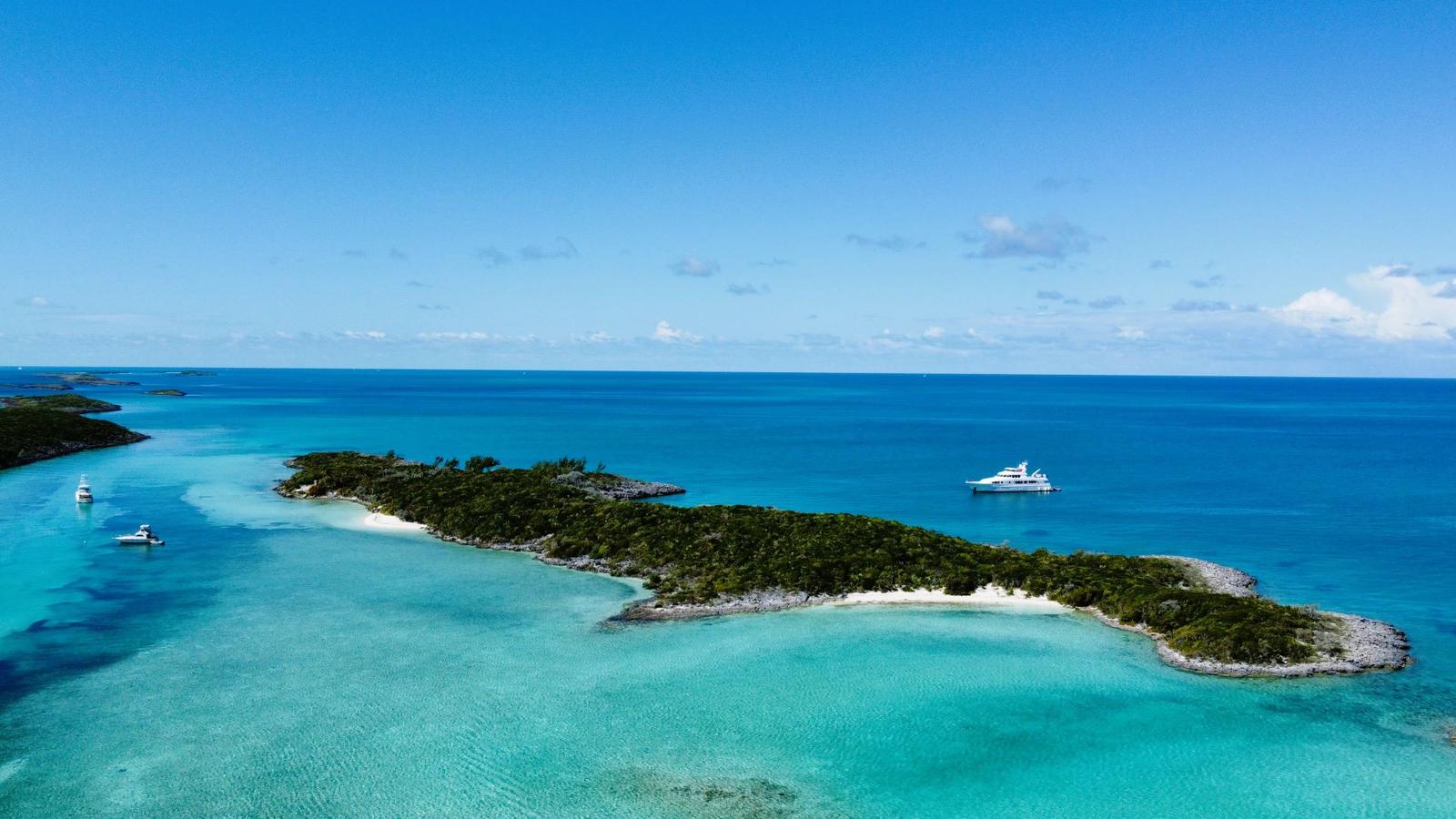 Roberts Cay, Private Island — photo 2