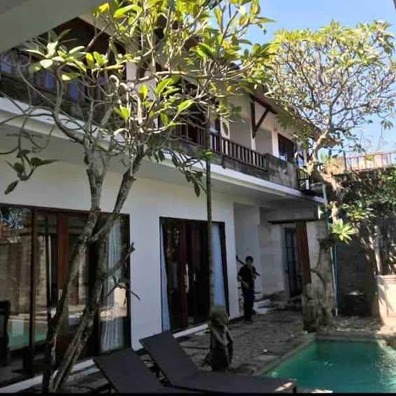 8-bedroom house in Denpasar — photo 1